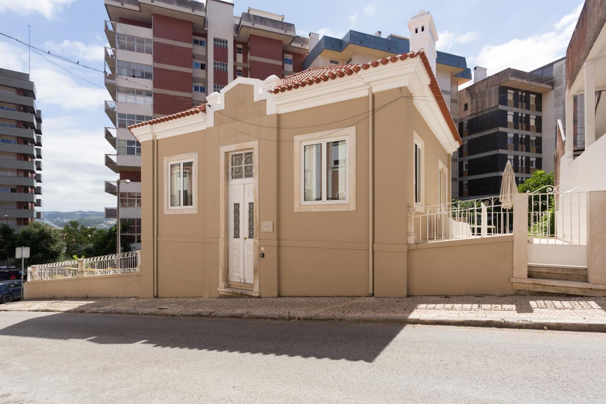 Vila Julieta Guesthouse 科英布拉 外观 照片